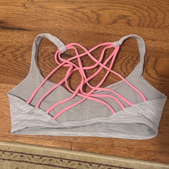 Lululemon Free to Be Wild Sports Bra size 10 - Picture 2 of 4